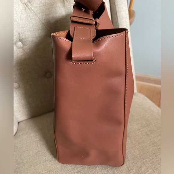 Everlane Studio Bag in Rich Cognac Leather. Made in Italy. - Picture 7 of 16